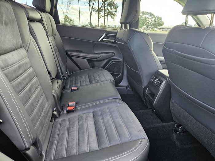 2025 Mitsubishi Outlander Aspire
