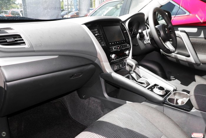 2025 Mitsubishi Pajero Sport GLS