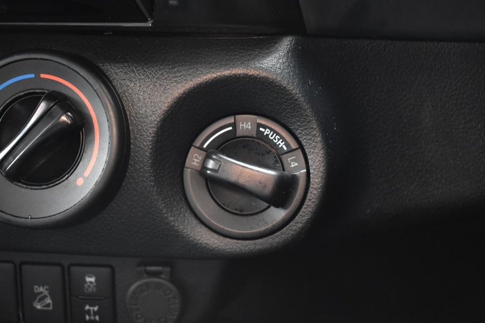 2021 Toyota Hilux SR