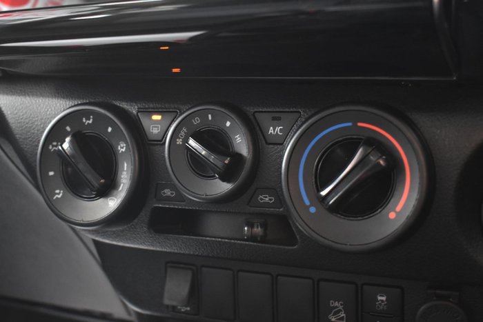 2021 Toyota Hilux SR