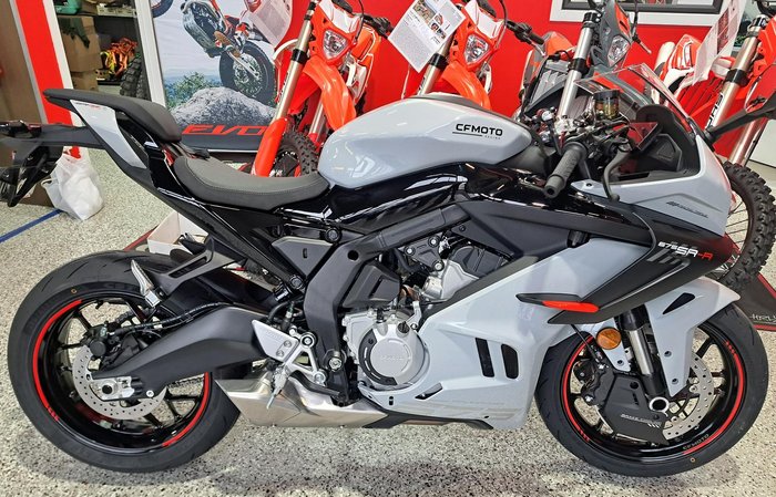 2025 CFMOTO 675SR-R SR Grey