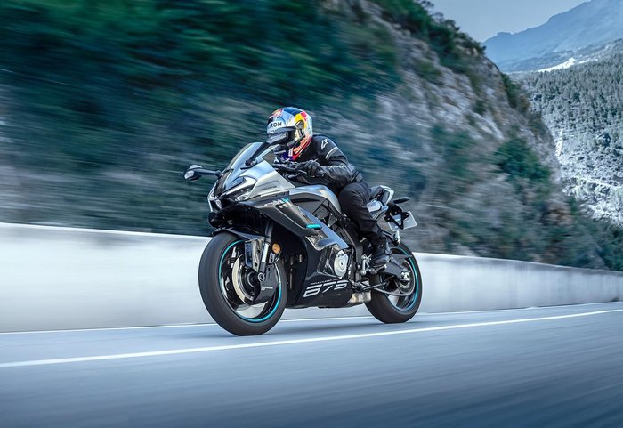 2025 CFMOTO 675SR-R SR Grey