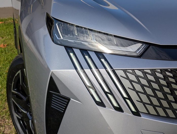 2025 Peugeot 3008 Allure Hybrid