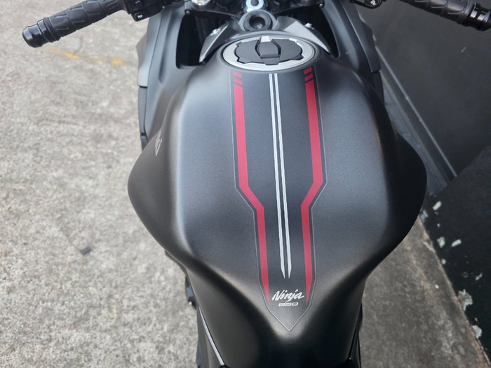 2022 Kawasaki NINJA 650L BLACK