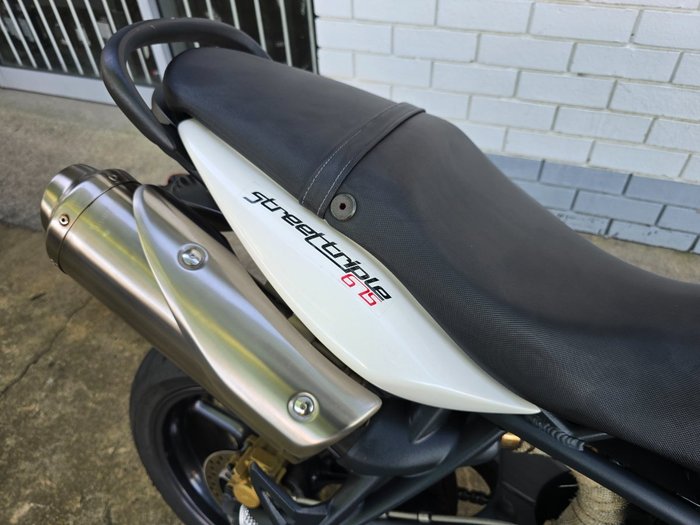 2012 Triumph STREET TRIPLE White