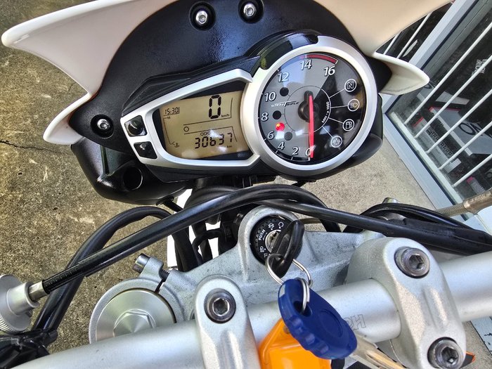 2012 Triumph STREET TRIPLE White