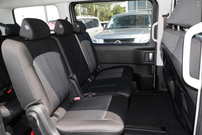 2025 Hyundai STARIA