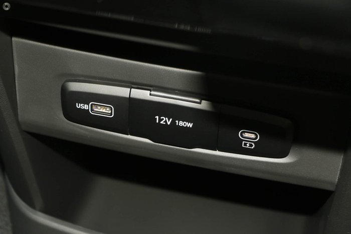 2025 Hyundai STARIA
