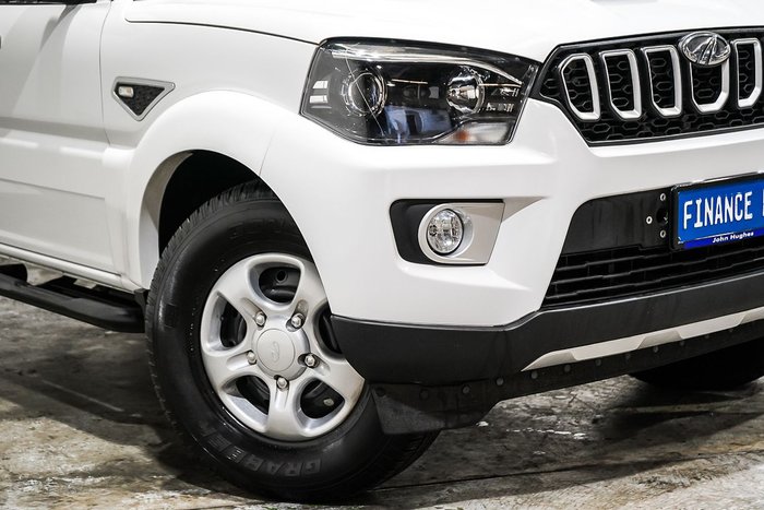 2021 Mahindra PIK-UP S6+