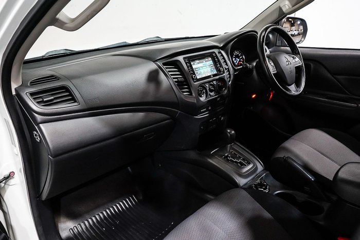 2020 Mitsubishi Triton GLX