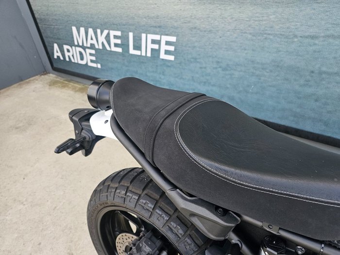 2022 Yamaha XSR700 White