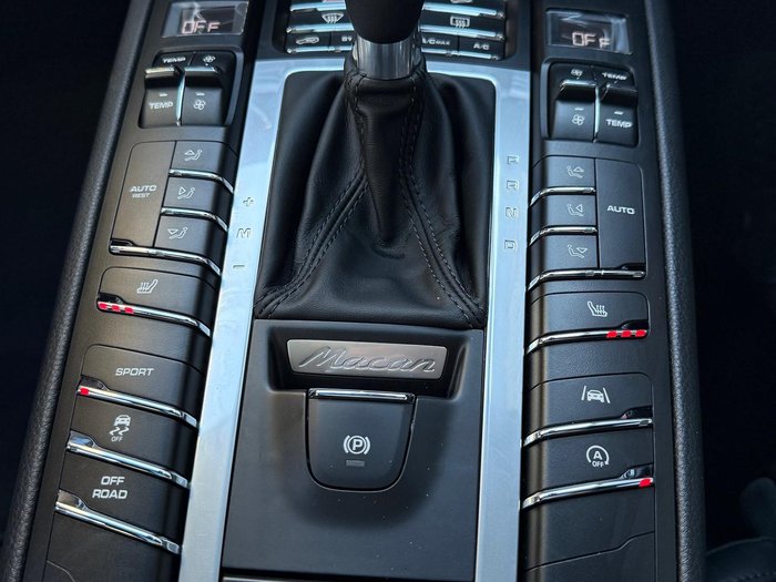 2021 Porsche Macan 95B MY21 AWD Volcano Grey
