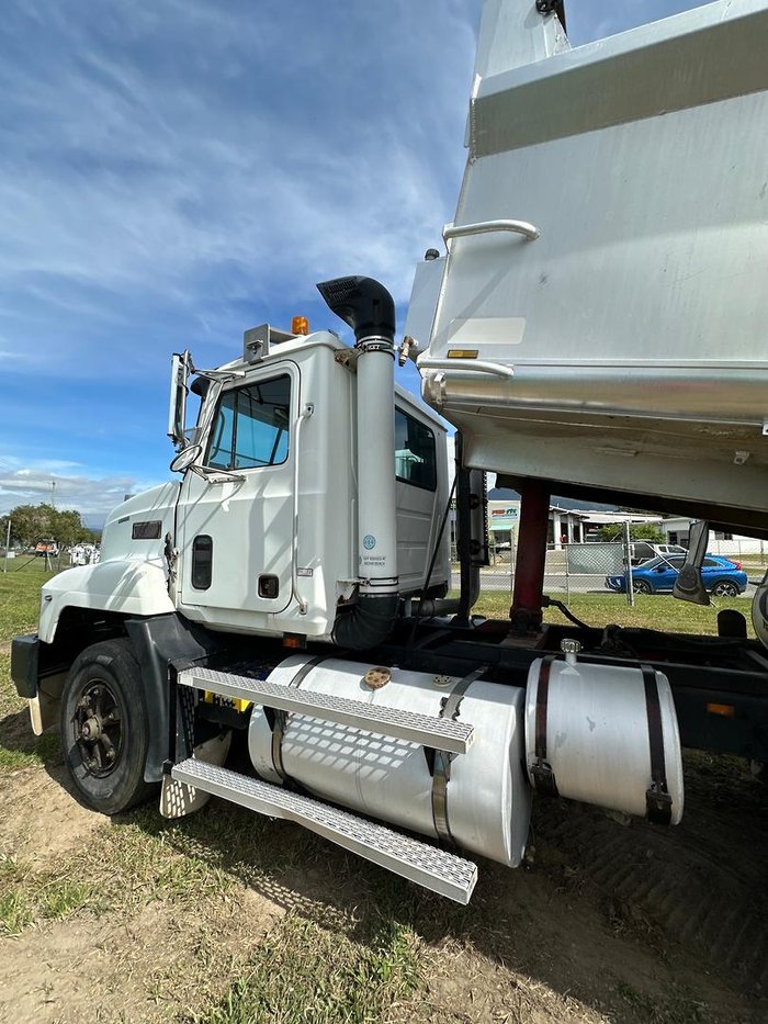 1997 Mack 1997 Mack Fleet Liner Tandem Tipper