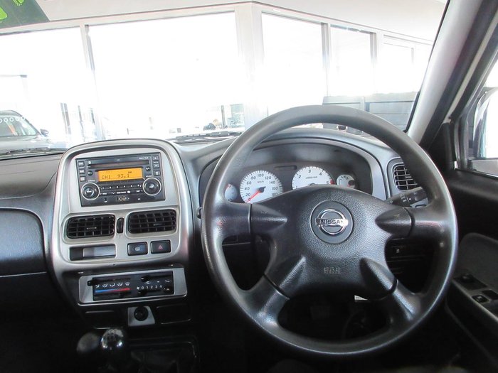 2012 Nissan Navara ST-R