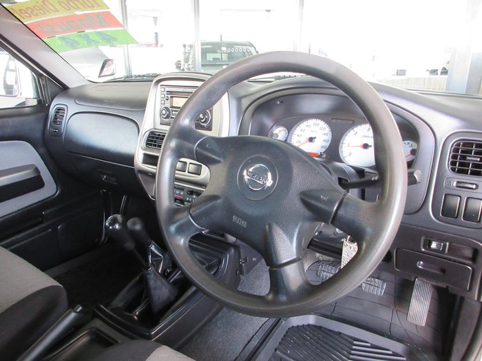 2012 Nissan Navara ST-R