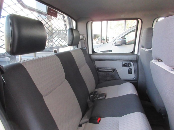 2012 Nissan Navara ST-R