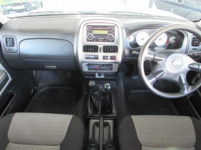 2012 Nissan Navara ST-R