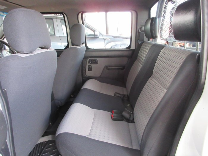 2012 Nissan Navara ST-R