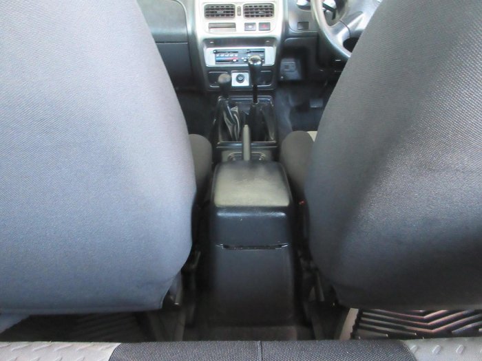 2012 Nissan Navara ST-R