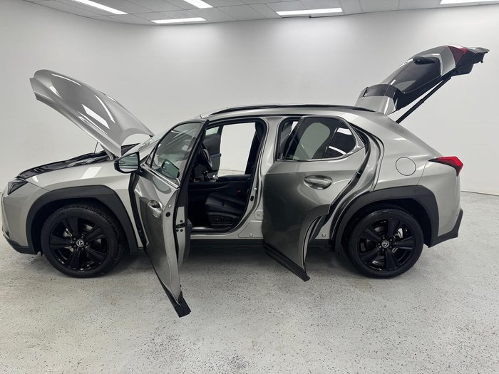 2021 Lexus UX 200 Luxury MZAA10R Titanium