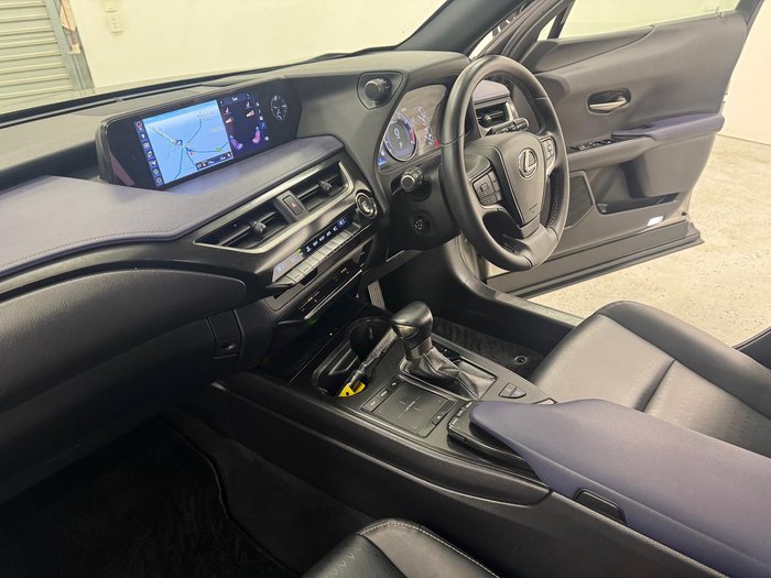 2021 Lexus UX 200 Luxury MZAA10R Titanium