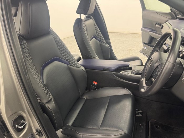 2021 Lexus UX 200 Luxury MZAA10R Titanium