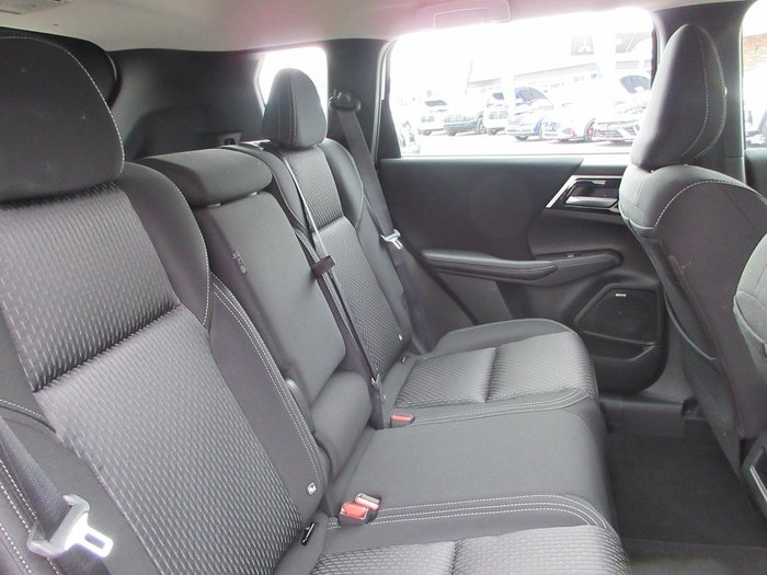 2025 Mitsubishi Outlander ES