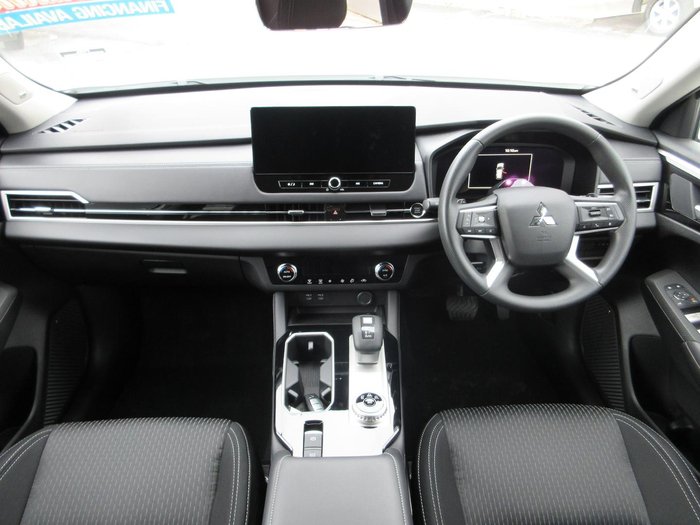 2025 Mitsubishi Outlander ES