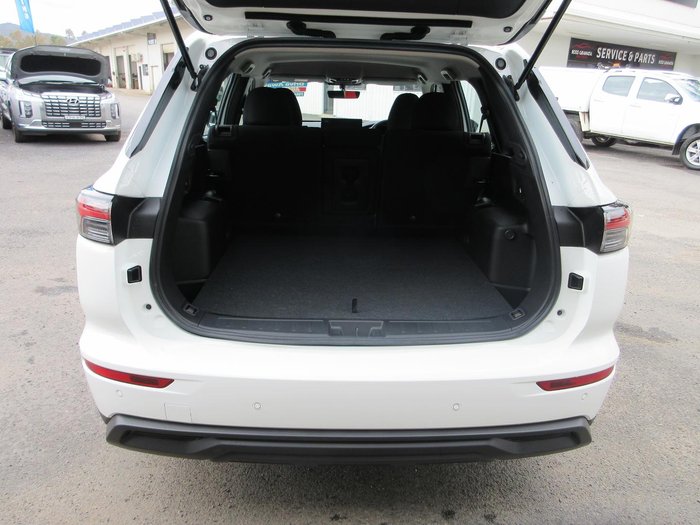 2025 Mitsubishi Outlander ES