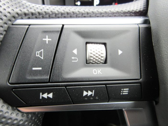 2025 Mitsubishi Outlander ES