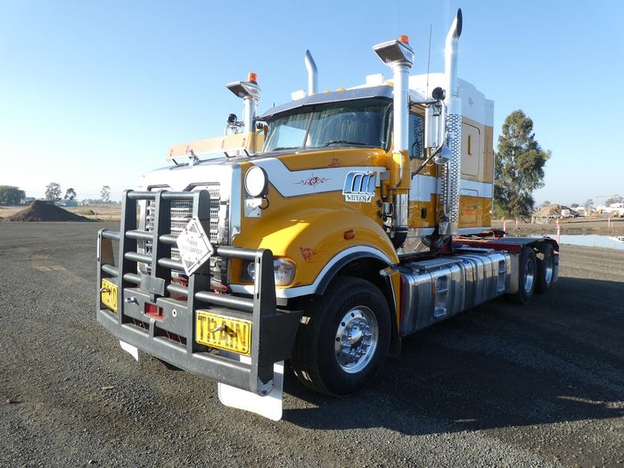 2019 MACK Clxt Titan yellow