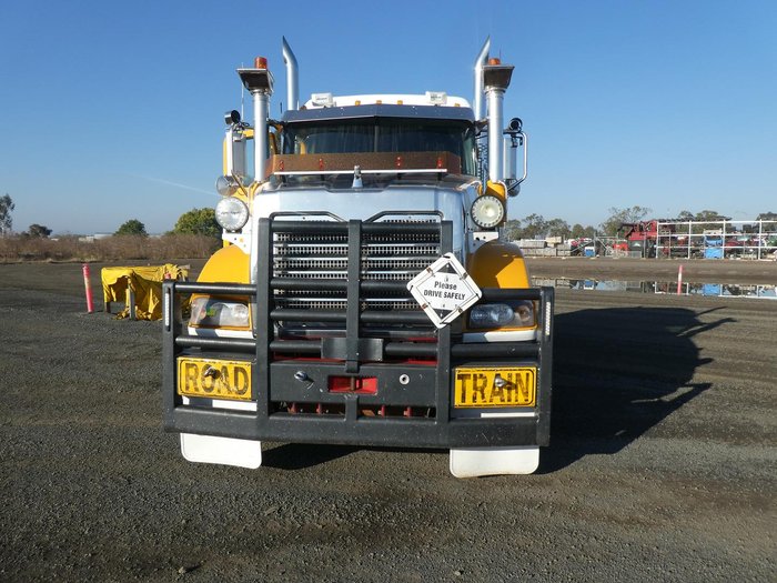2019 MACK Clxt Titan yellow