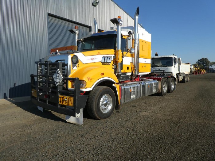 2019 MACK Clxt Titan yellow