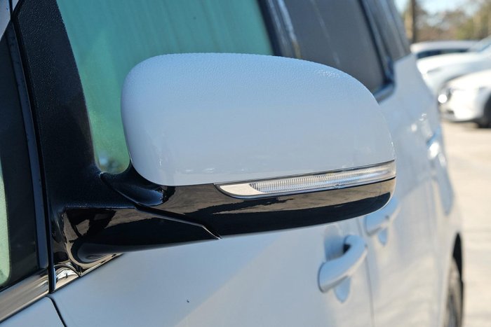 2019 Kia Carnival SLi YP MY20 Snow White Pearl