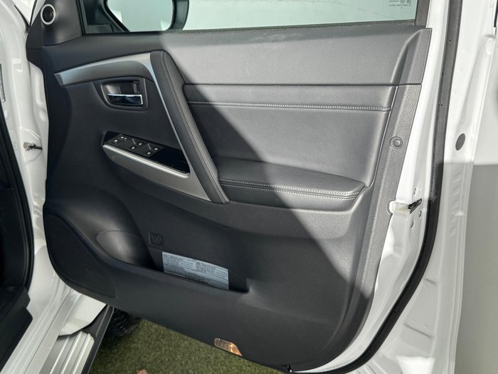 2023 Mitsubishi Pajero Sport Exceed