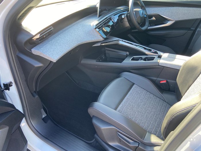 2025 Peugeot 3008 Allure Hybrid P64 MY25 Okenite White