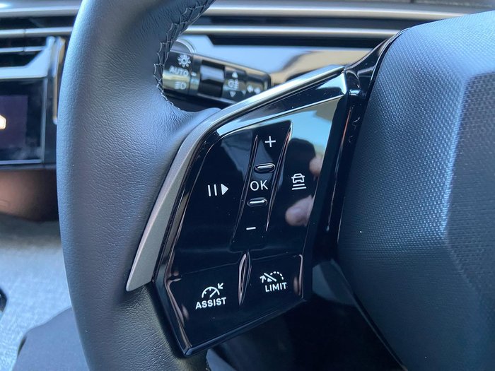 2025 Peugeot 3008 Allure Hybrid P64 MY25 Okenite White