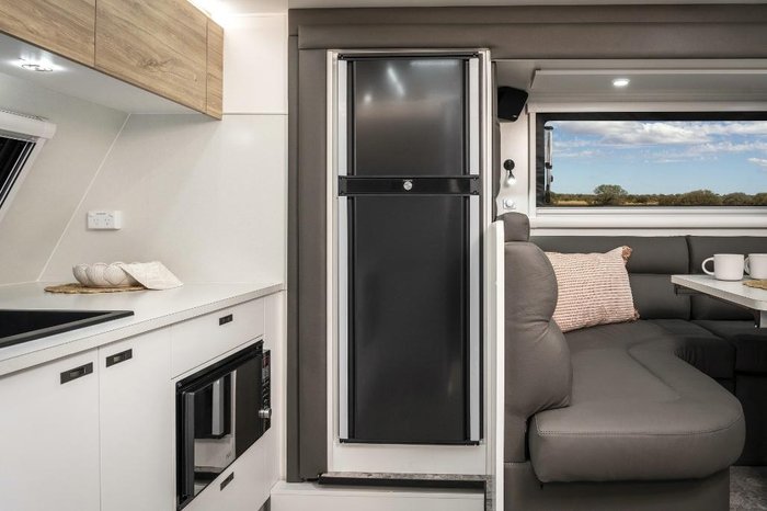 2025 Lotus Caravans Hollywood 24