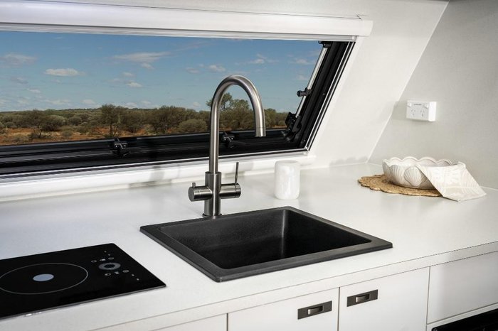 2025 Lotus Caravans Hollywood 24