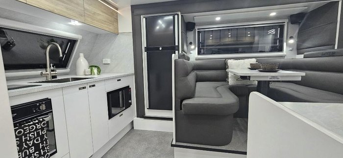 2025 Lotus Caravans Hollywood 24