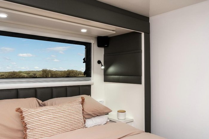 2025 Lotus Caravans Hollywood 24