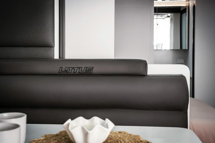 2025 Lotus Caravans Hollywood 24