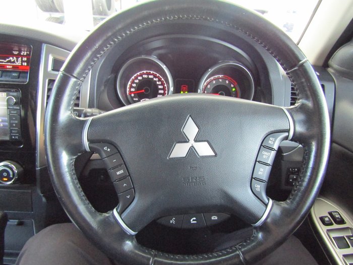2014 Mitsubishi Pajero