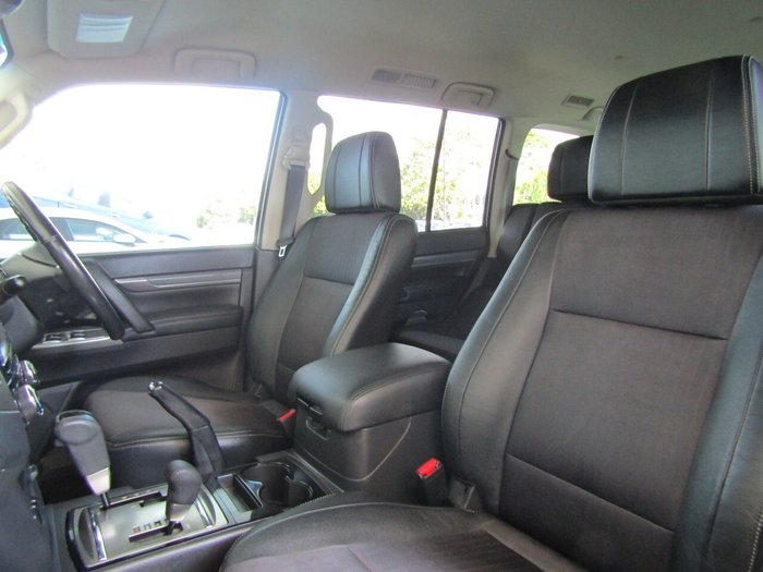 2014 Mitsubishi Pajero