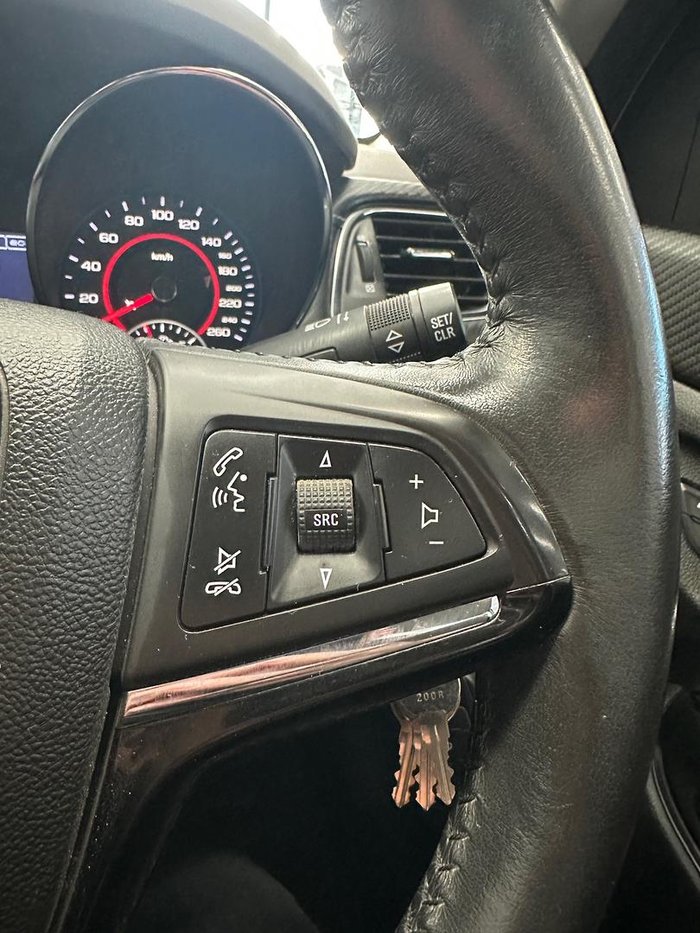 2015 Holden Ute SV6 VF MY15 Heron White