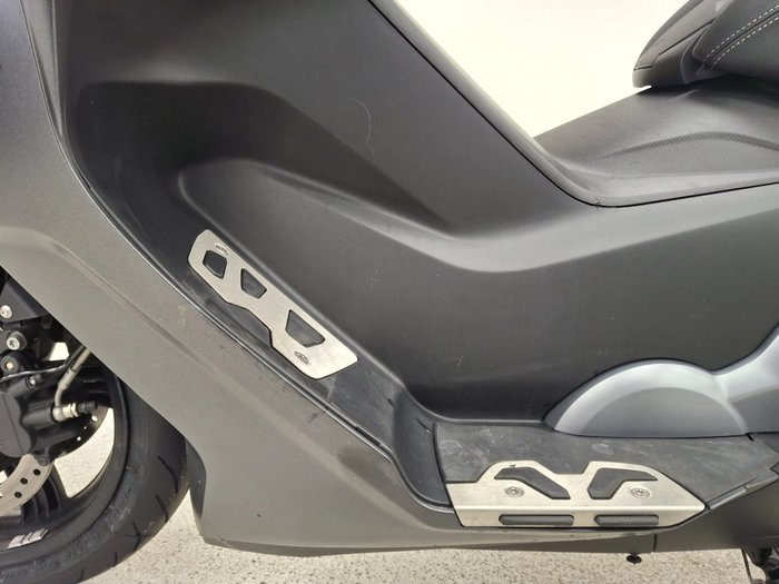 2018 BMW Motorrad C 650 SPORT Yellow