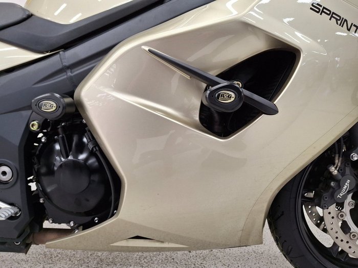 2014 Triumph SPRINT GT BROWN