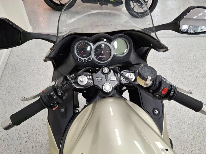 2014 Triumph SPRINT GT BROWN