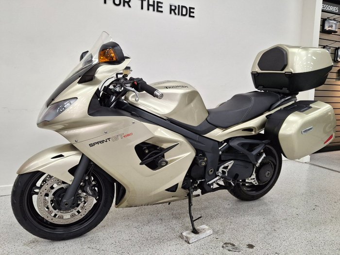2014 Triumph SPRINT GT BROWN