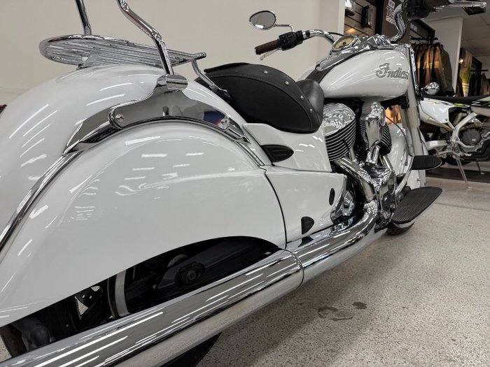 2017 INDIAN CHIEF CLASSIC White